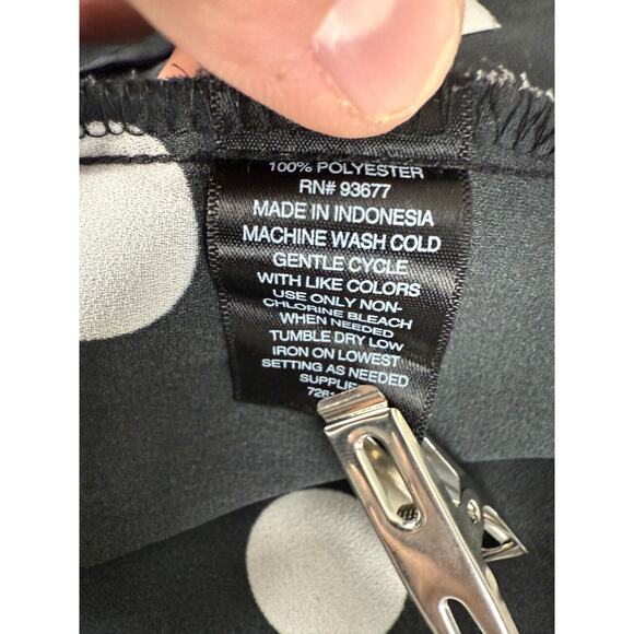 Worthington Sz M Black Polka Dot Flutter Sleeve Blouse Lightweight Semi-Sheer - Picture 8 of 10